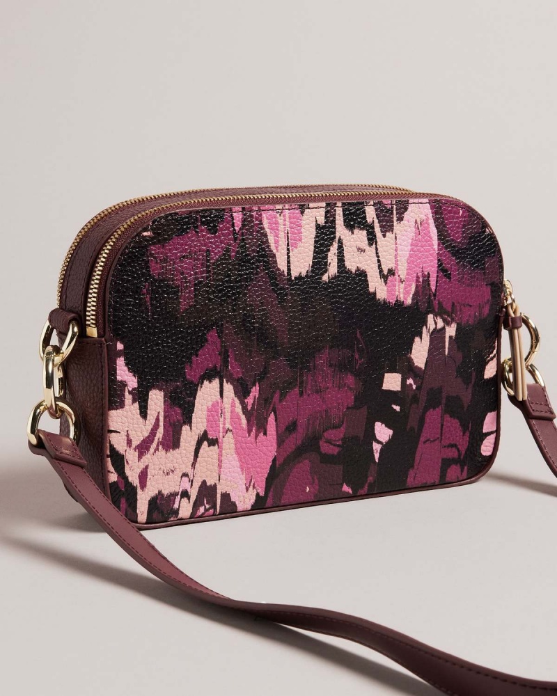 Ted Baker BEATTI Camo Print Camera Bag Oxblood | 692GDLZXR